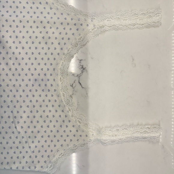 Brandy Melville White Heart Pattern Tank Top - Picture 4 of 4